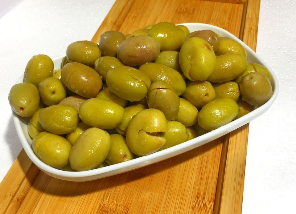 Yeşil Kırma Zeytin 1 KG